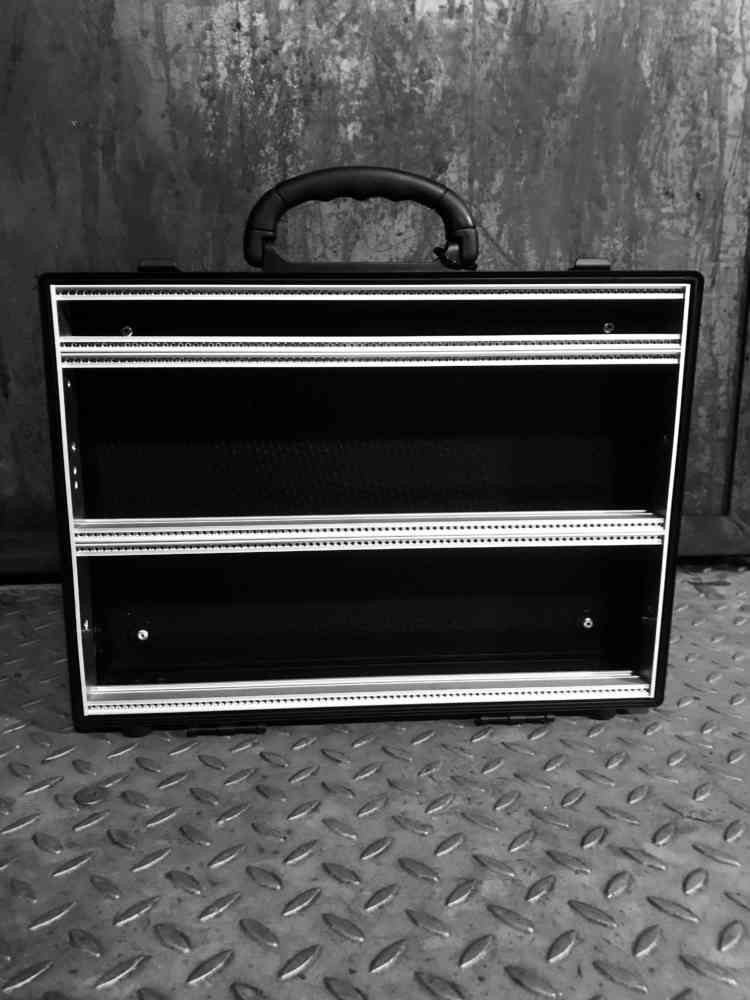 Damaru Eurorack Modular Travel Case (7U – 104hp – 70mm Deep – Black – Powered – 1U Top)