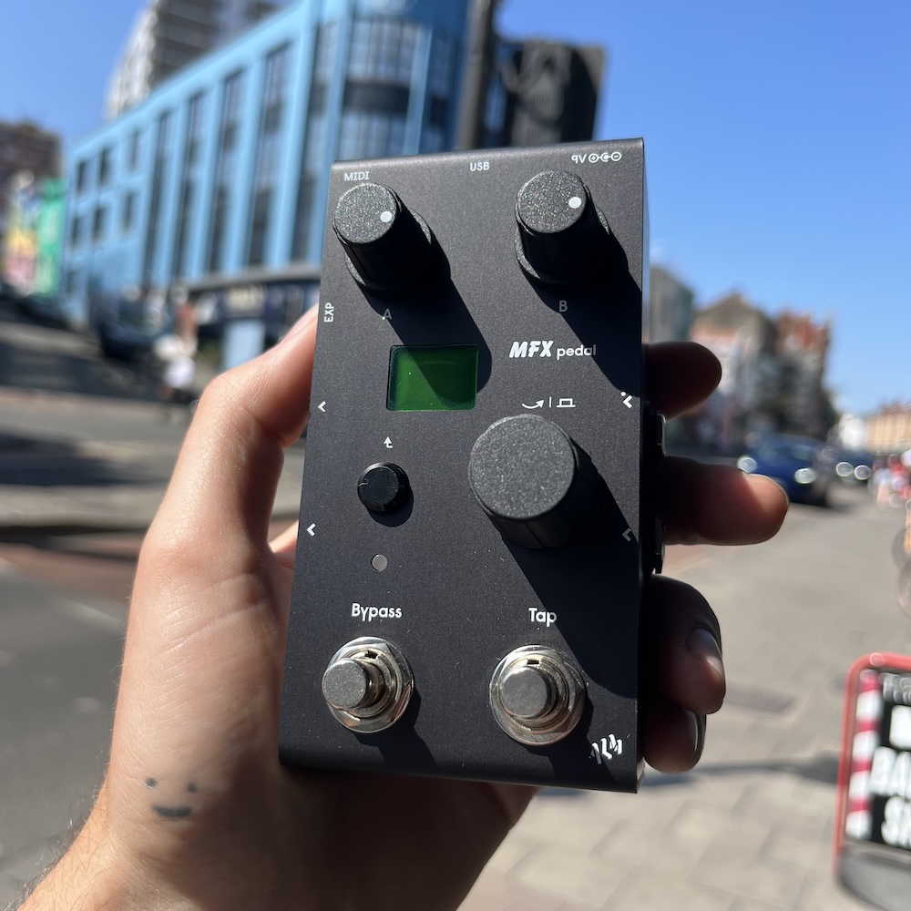 ALM Busy Circuits MFX Stereo Multi-FX Pedal [B-Stock]
