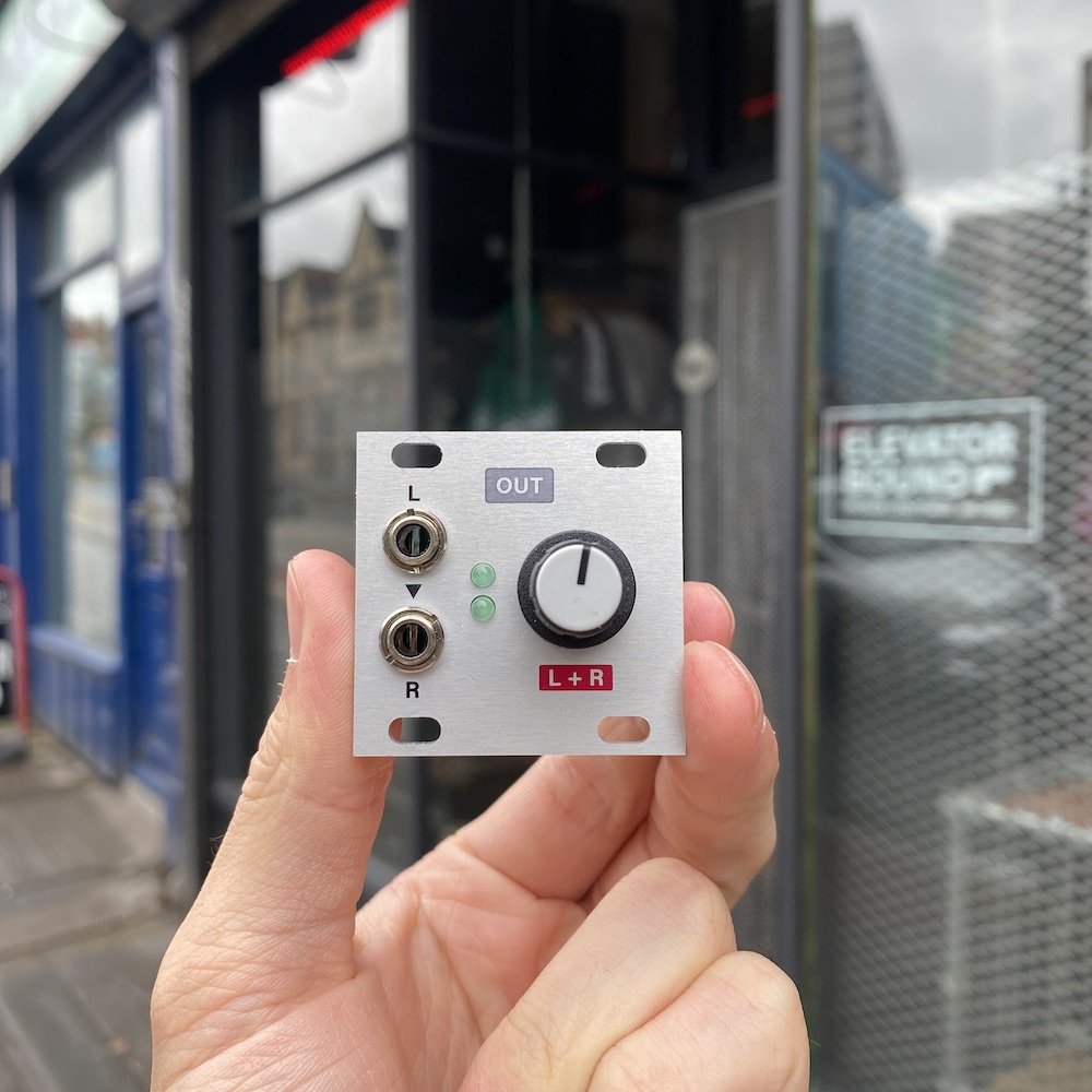 Intellijel Stereo Line Out 1U Eurorack Module (v2) [B-Stock]